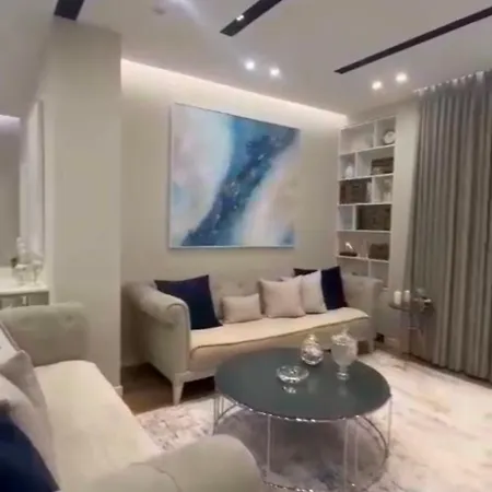 Apartment Luxury Spacious - *